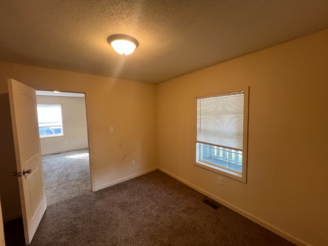 Photo - 1349 E Walnut St