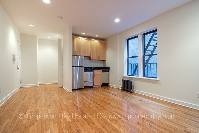 Photo - 315 East 84th St