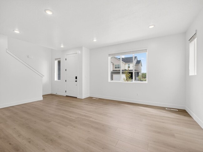 Photo - 3 Bed / 3.5 Bath Townhome in Mapleton – Modern, Spacious & Well-Located