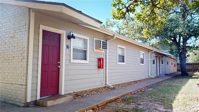 Building Photo - 500 Foch St Unit 16