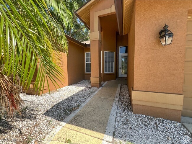 Building Photo - 9511 Cypress Dr N Rental