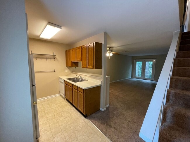 Photo - 2 Bedroom, 1 Bath Townhome Minutes from AU and Downtown!