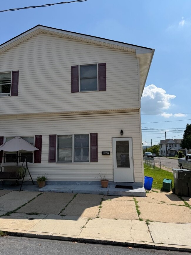 Building Photo - 802-804 Hawthorne Road Unit 802 Hawthorne Road