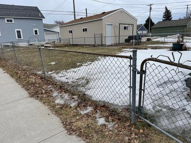 Photo - 550 E King St