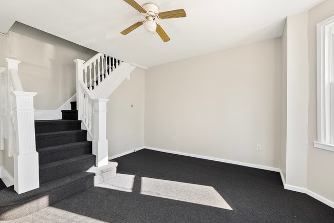 Photo - 407 Somerset St