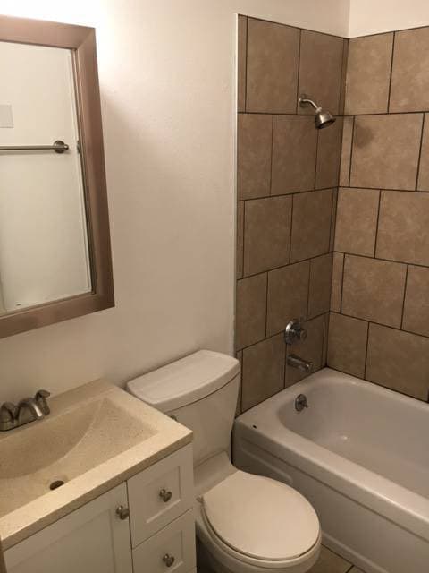 New bathroom - 200 SW Florence Ave Unit i-8
