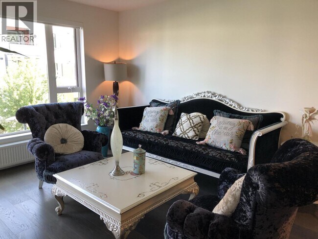 5955 Birney Ave Unité 305