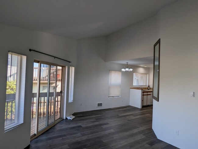 Photo - Mar Ann Apartments