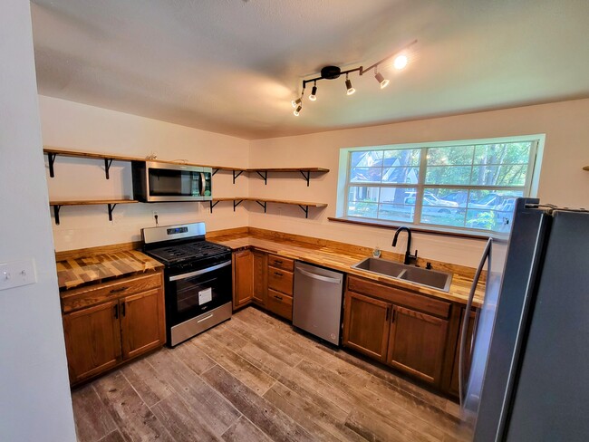 Kitchen - 71364 Saint Charles St Unit A-Main home