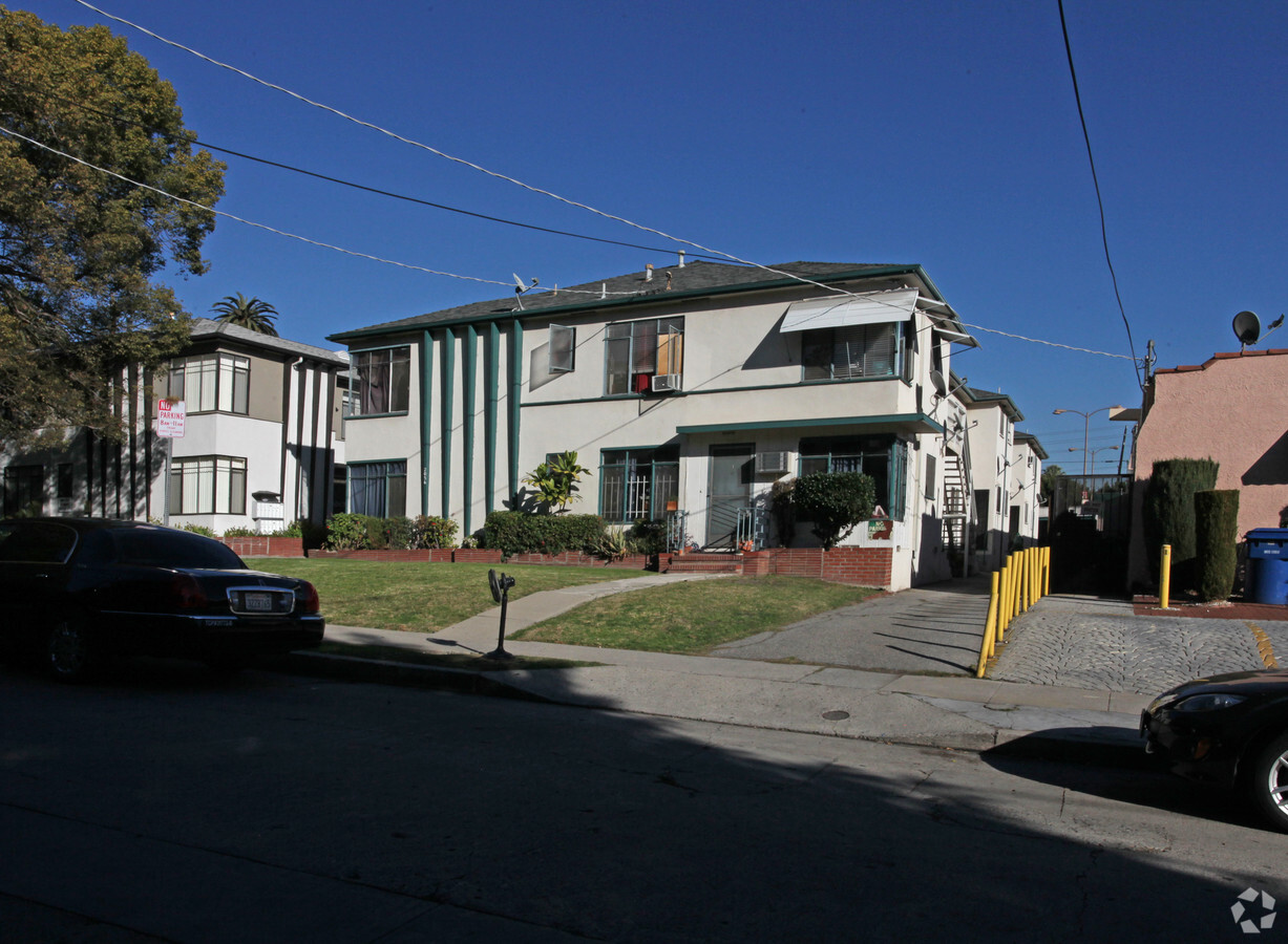 Photo - 2056 Rodney Dr Apartments