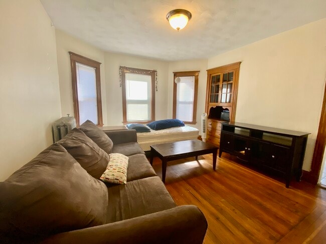 Photo - 42 Bromfield Rd