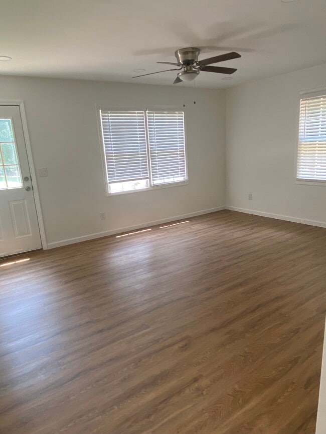 Photo - 1102 Maple Creek Rdg Unidad Apartment 1