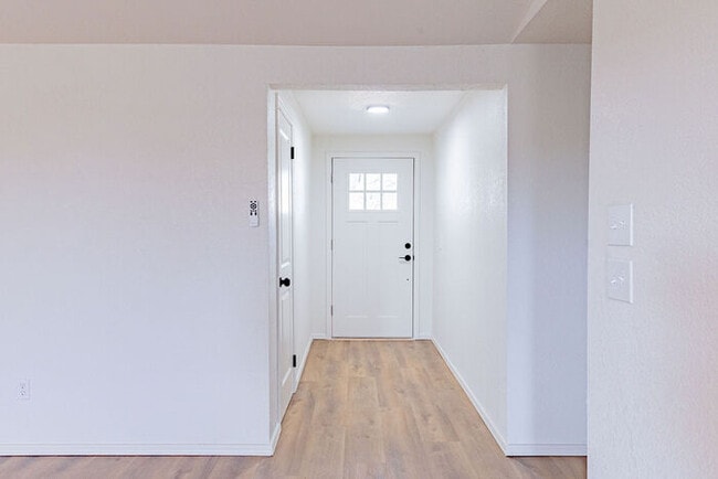 Photo - 600 SE 38th St