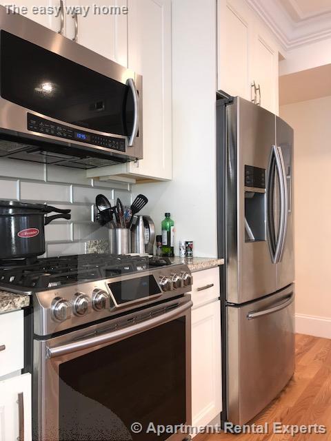Building Photo - 65 Newton St Unit #2