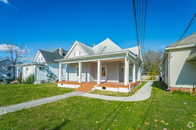 Building Photo - 1603 E 14th St Unit B Rental