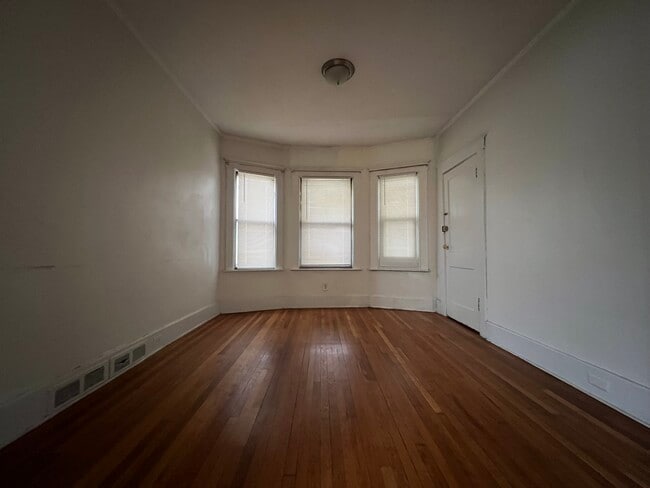 Photo - 1945 W Bethune St Unit 2