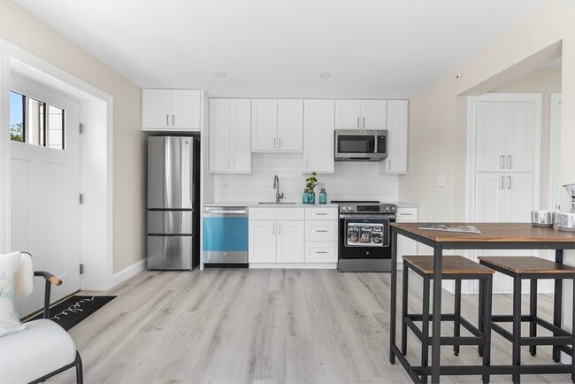 Photo - 112 W Main St Unit 2