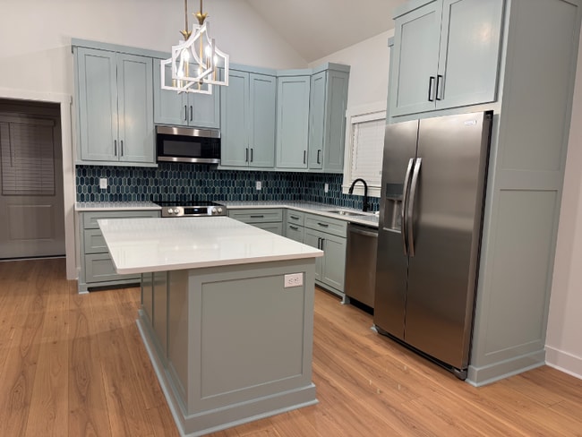 Photo - 725 S Valentine St