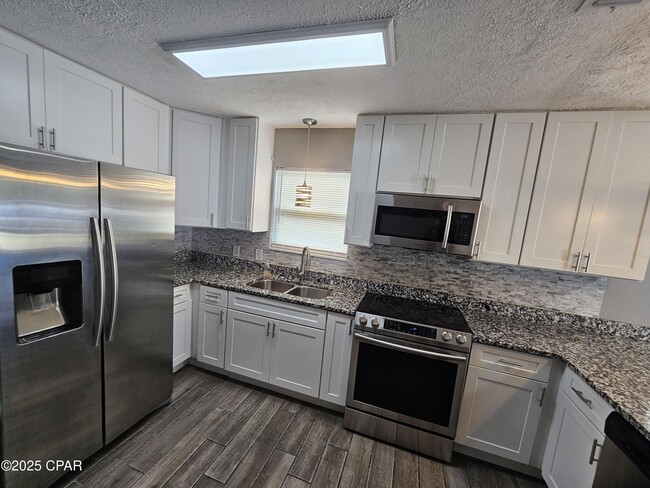 Photo - 3707 Burnham Way