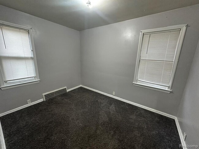 Photo - 7785 Mettetal St