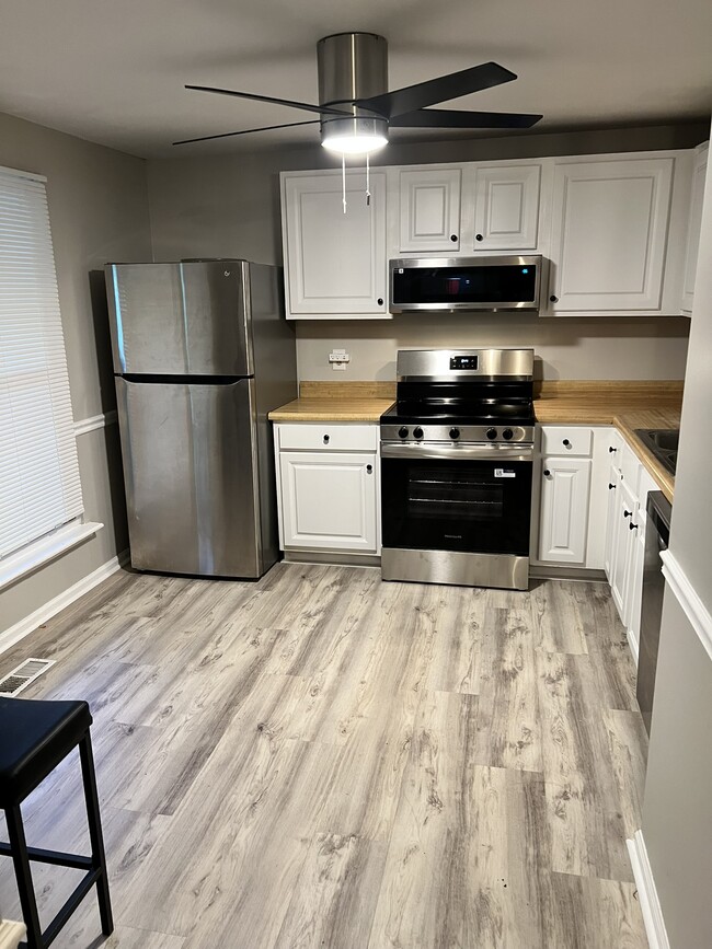 Building Photo - 7272 Shellburne Dr Rental