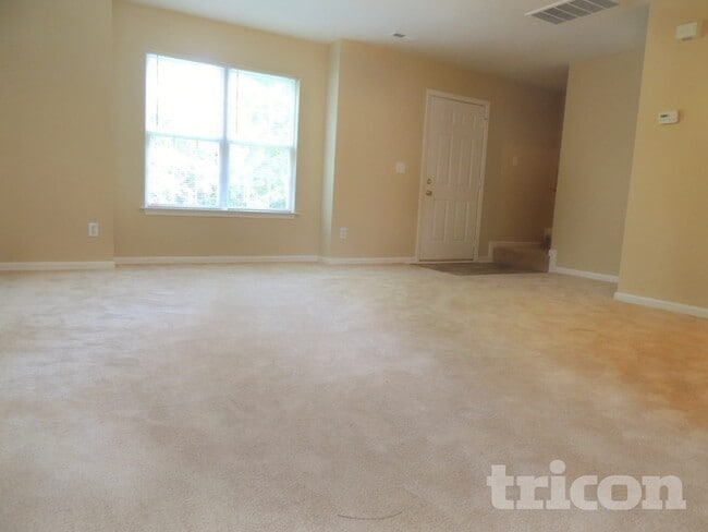 Photo - 1053 Dale Ave