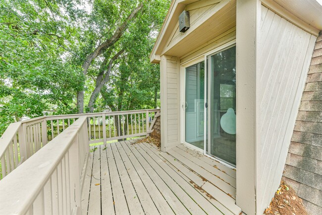 Building Photo - 807 Stadium Cir