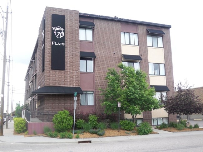 Building Photo - $0 DEPOSIT OPTION. 2 BED 2.5 BATH CONDO AT...