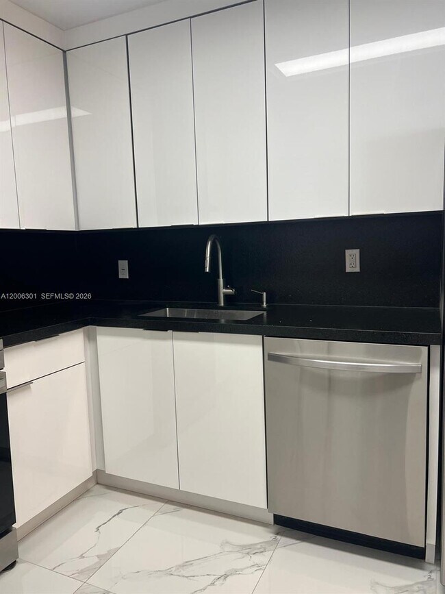 Photo - 9273 Collins Ave Unit 606