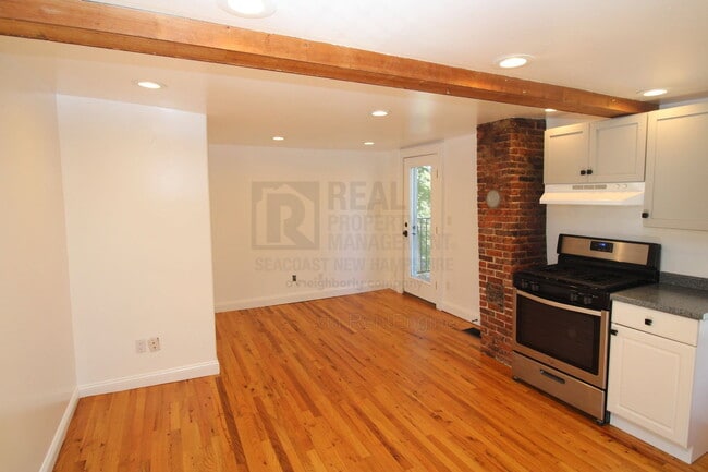 Photo - 530 Portsmouth Ave