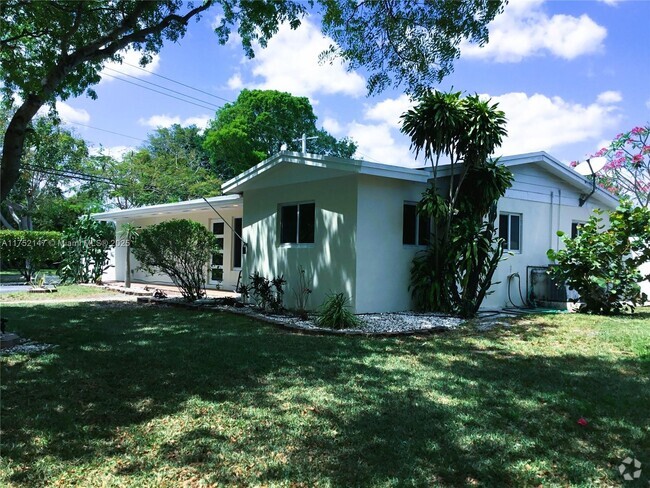 Building Photo - 5881 SW 15th St Rental