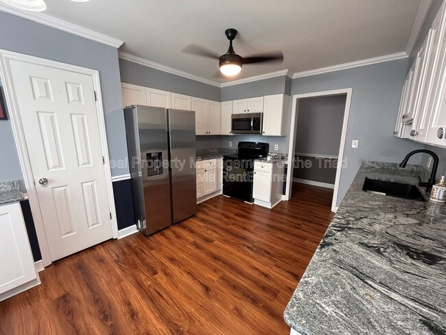 Photo - 905 Old Winston Rd