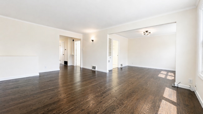 Photo - 11-13 Milton Unit 11 Milton