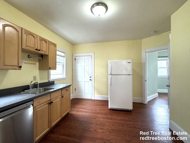 Photo - 72 Winchester St Unit 1