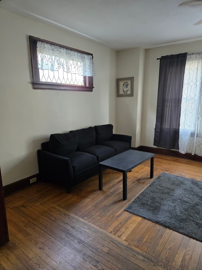 Building Photo - 191 Lamson St Unit 1st Fl Shared Bedroom-FM