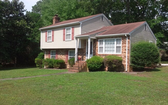 Photo - 3 bedroom 2 bath Tri-level Home In western...