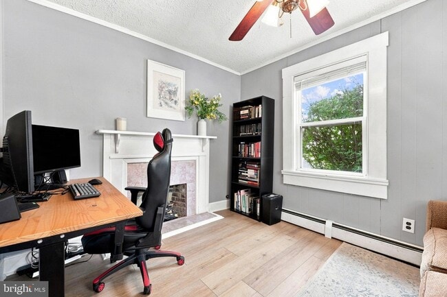 203 W Main St