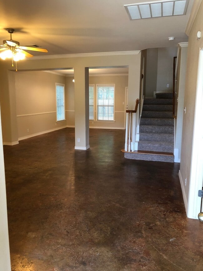 504 W N Loop Blvd Unit A