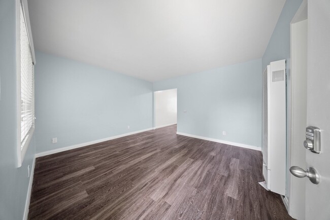 Photo - 1577 Pine Ave Unidad 02