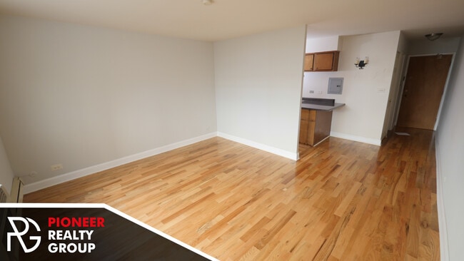 Photo - 665 W Wrightwood Ave