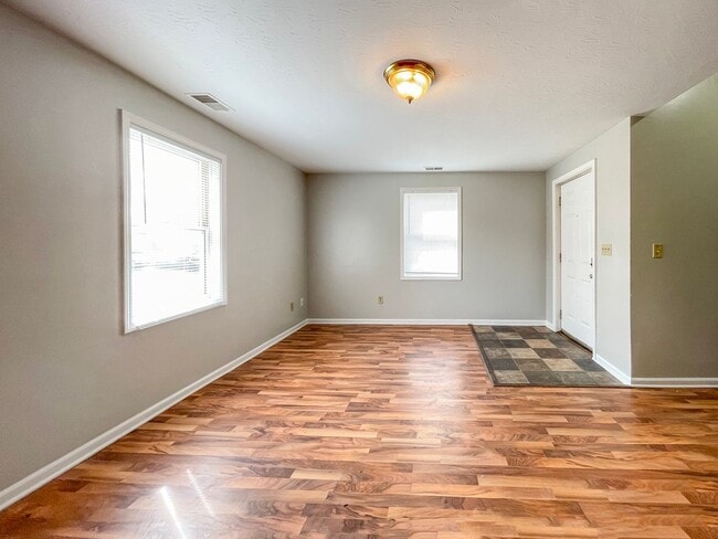 Photo - 114 E 8th St Unit Apt 2