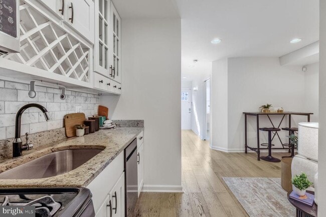 Photo - 1268 16th St NE Unit B