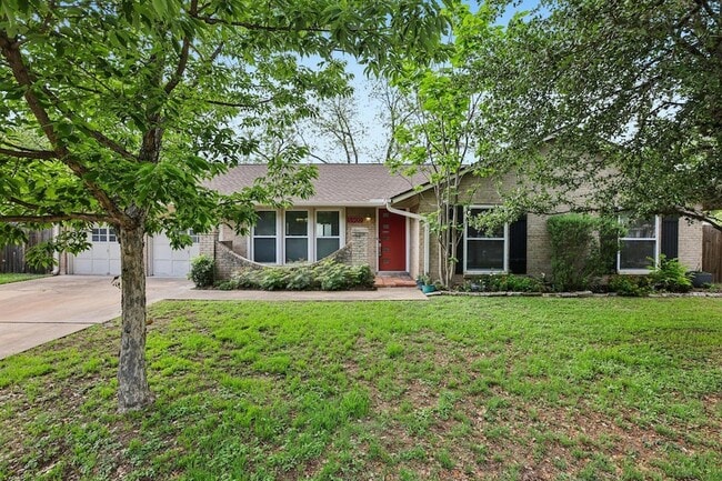 Building Photo - 5900 Gateshead Dr