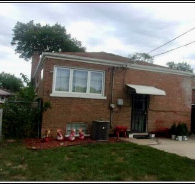 Photo - 13622 S School St