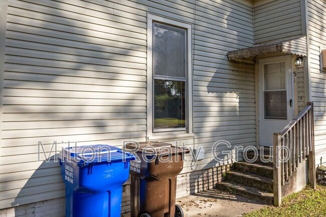 Photo - 51 W Washington St