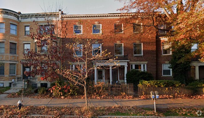 Building Photo - 1728 Beacon St Rental