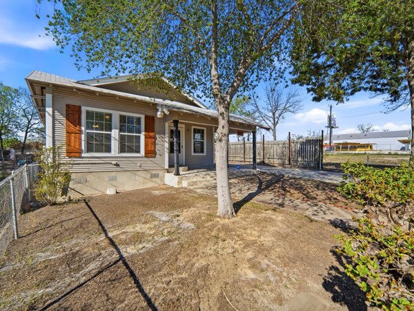 Building Photo - 837 Westfall Ave