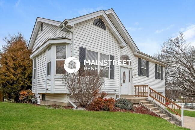 Photo - 3 Bedroom Pet-Friendly Home in O'Fallon, MO with Main Street Renewal