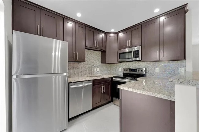 Photo - 8 NE 14th Ave Unit 2