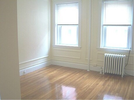 Photo - 203 Winthrop Rd